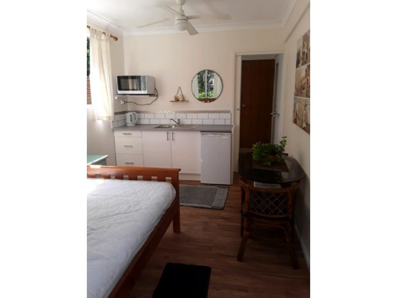 2 Lakeside Drive, Sapphire Beach NSW 2450