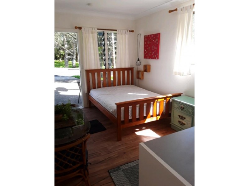 2 Lakeside Drive, Sapphire Beach NSW 2450