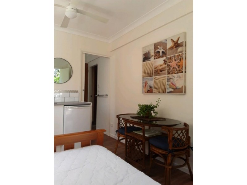 2 Lakeside Drive, Sapphire Beach NSW 2450