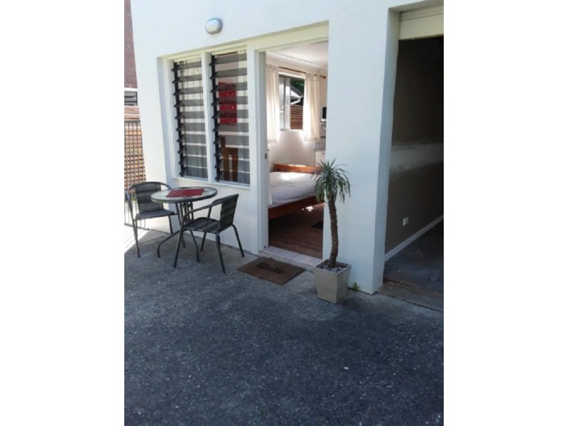 2 Lakeside Drive, Sapphire Beach NSW 2450