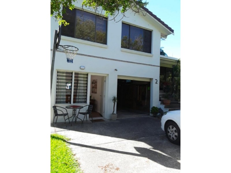 2 Lakeside Drive, Sapphire Beach NSW 2450