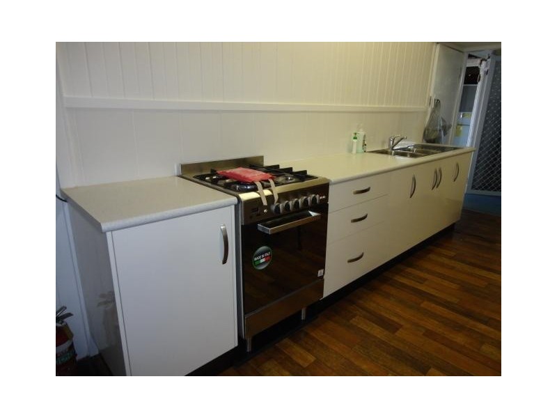 69 Holland Street, West Mackay QLD 4740