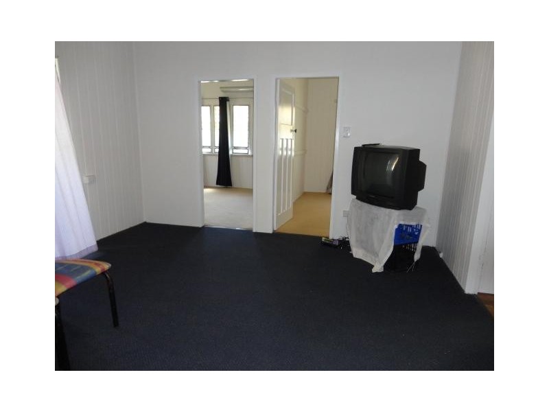 69 Holland Street, West Mackay QLD 4740