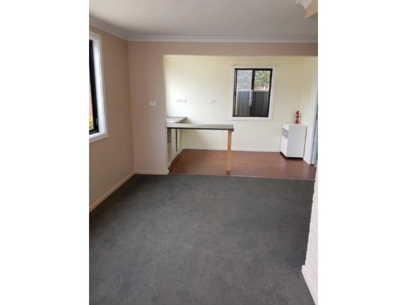 330/250 Canberra Avenue, Symonston ACT 2609