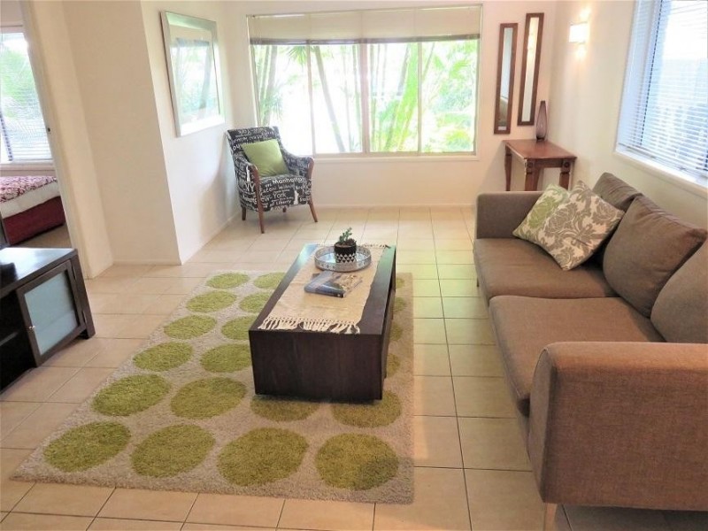 17 Cedar Place, Broadbeach Waters QLD 4218