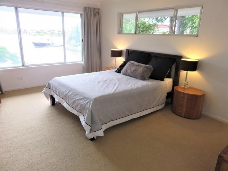 17 Cedar Place, Broadbeach Waters QLD 4218
