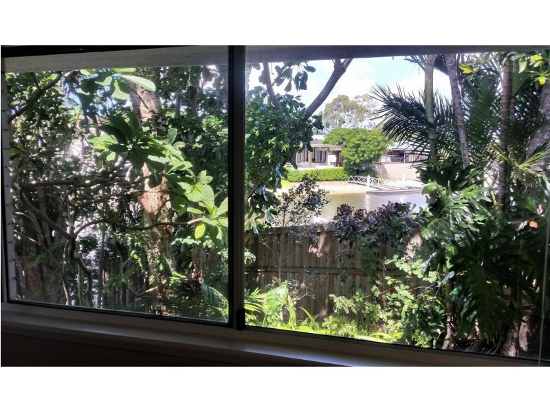 17 Cedar Place, Broadbeach Waters QLD 4218