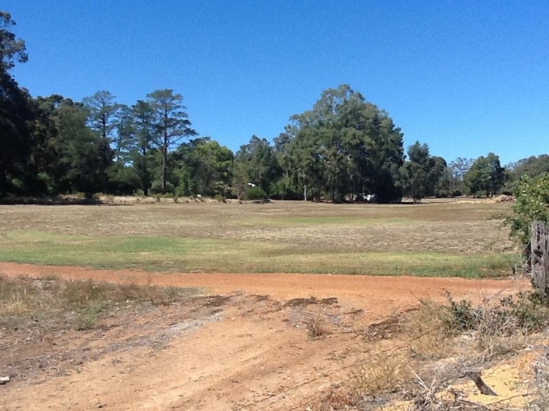 62 Mitchell Road, Bickley WA 6076