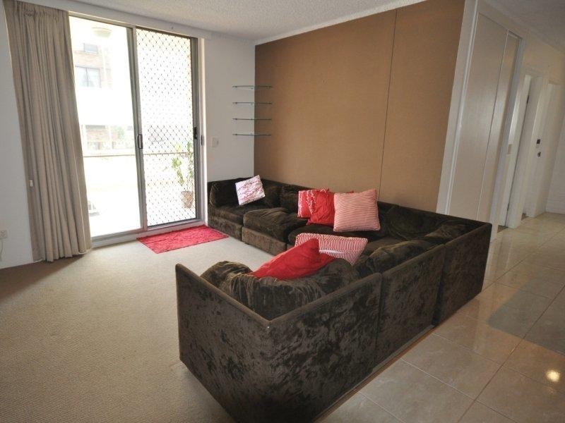 5/72 Marine Parade, Southport QLD 4215