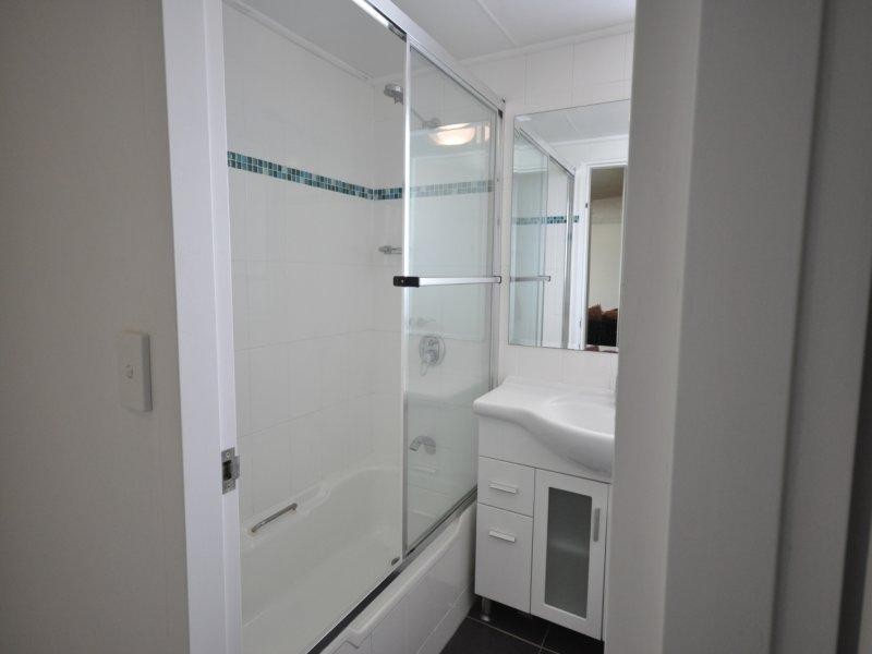 5/72 Marine Parade, Southport QLD 4215