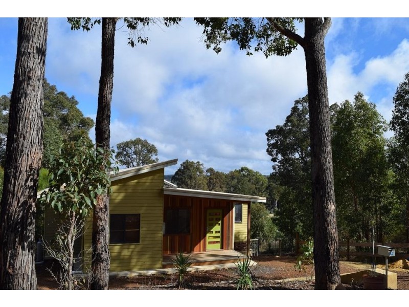 42 Carey Street, Nannup WA 6275