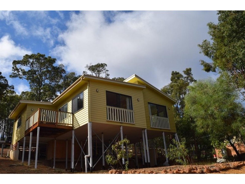 42 Carey Street, Nannup WA 6275