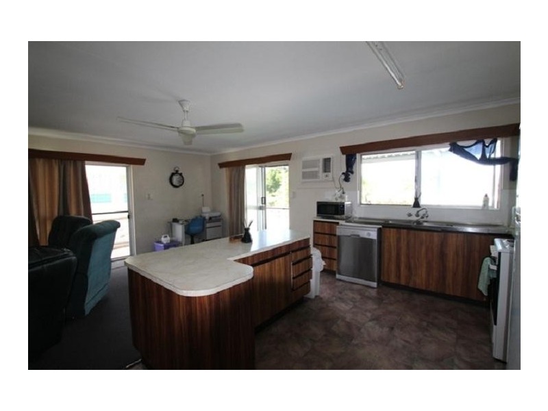 4 Casuarina Street, Bowen QLD 4805