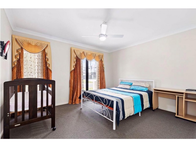 23 Apulia Place, Bridgeman Downs QLD 4035