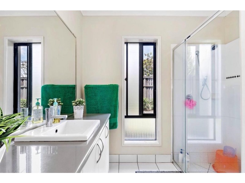 23 Apulia Place, Bridgeman Downs QLD 4035