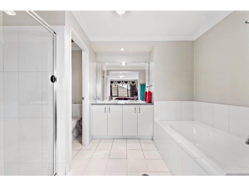 23 Apulia Place, Bridgeman Downs QLD 4035