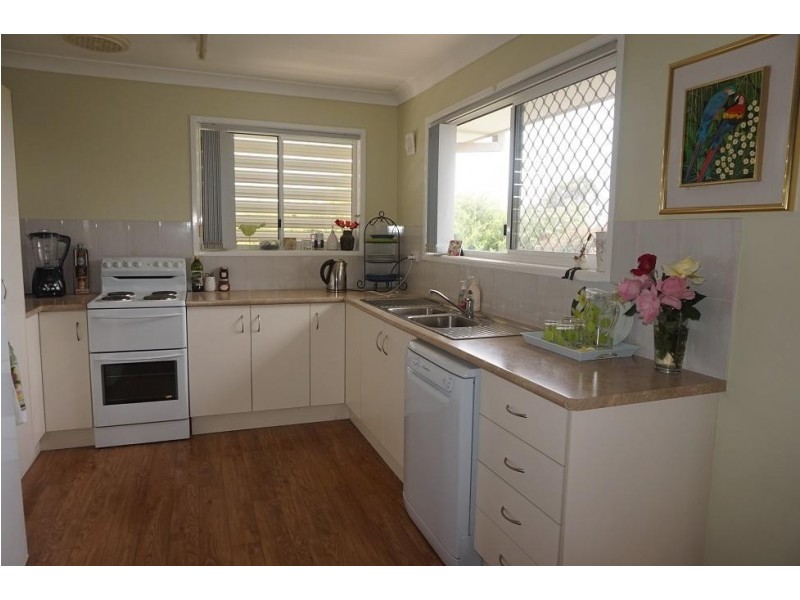 2/121 Locke Street, Warwick QLD 4370