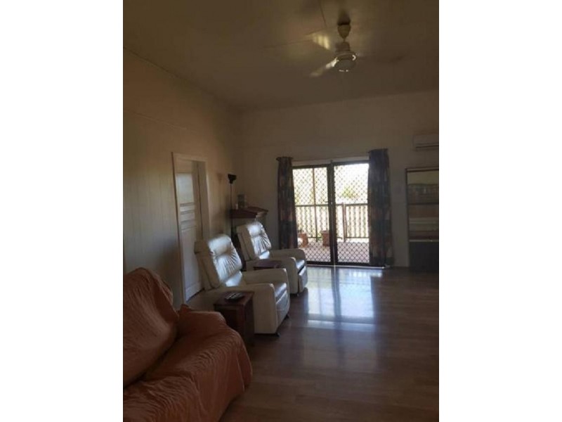 9 Malone Street, Texas QLD 4385