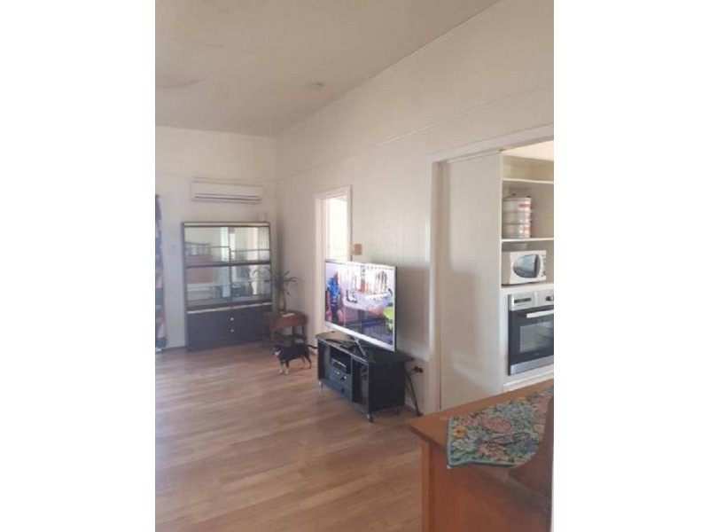 9 Malone Street, Texas QLD 4385