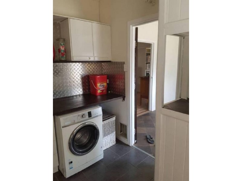 9 Malone Street, Texas QLD 4385