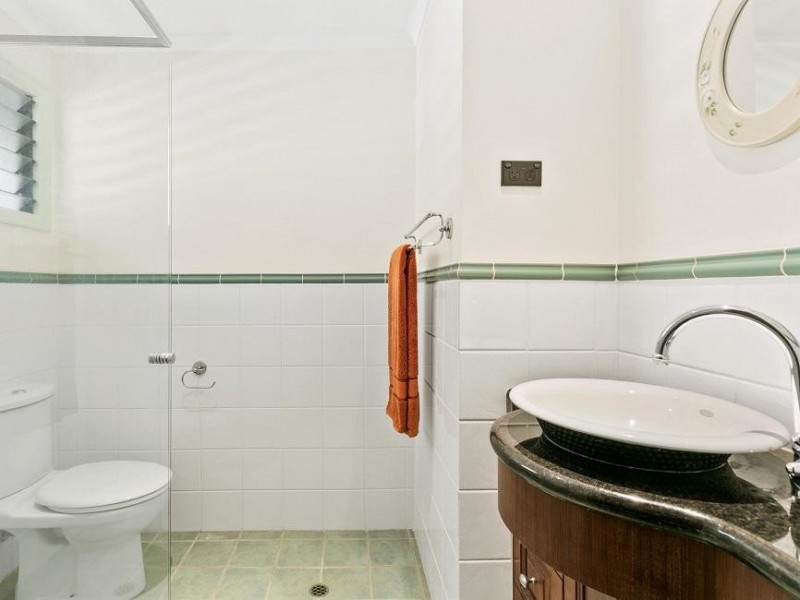 74 Kew Road, Graceville QLD 4075