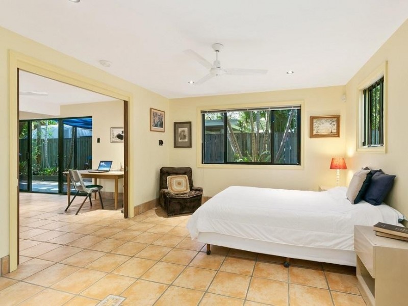 74 Kew Road, Graceville QLD 4075