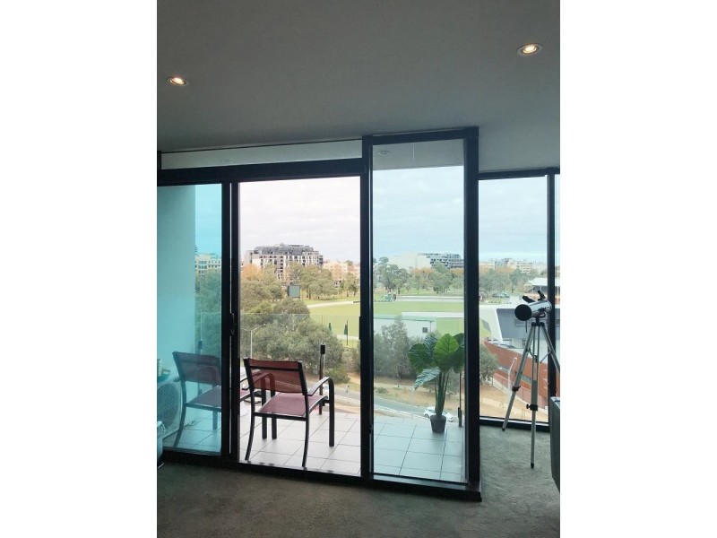 705/83 Queens Road, Melbourne VIC 3004