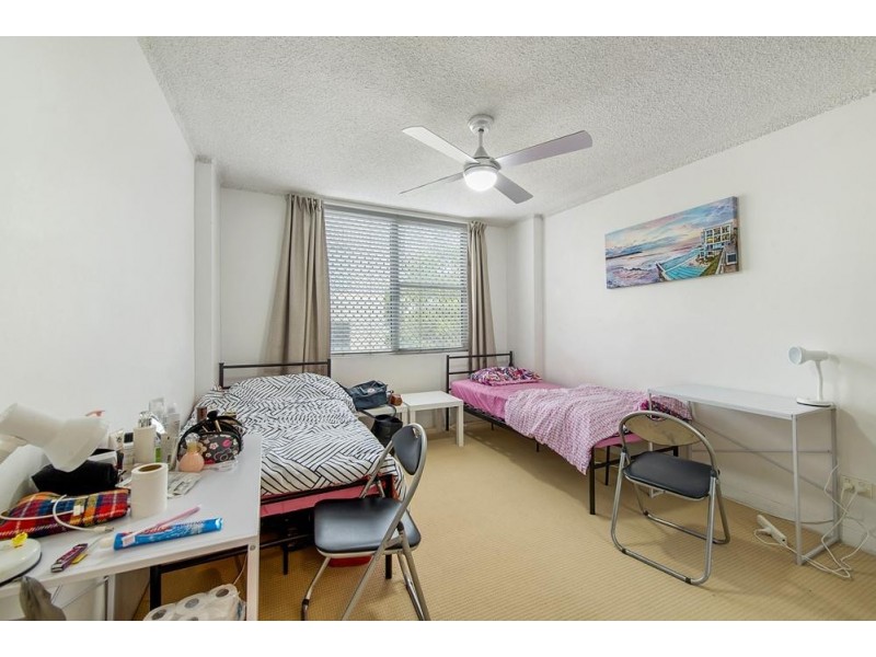 5/72 Marine Parade, Southport QLD 4215