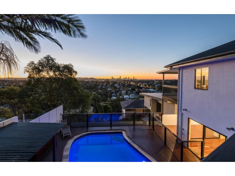 23 Castle Hill Street, Holland Park West QLD 4121