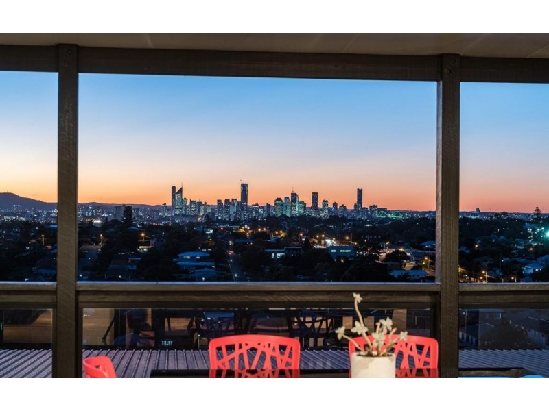 23 Castle Hill Street, Holland Park West QLD 4121