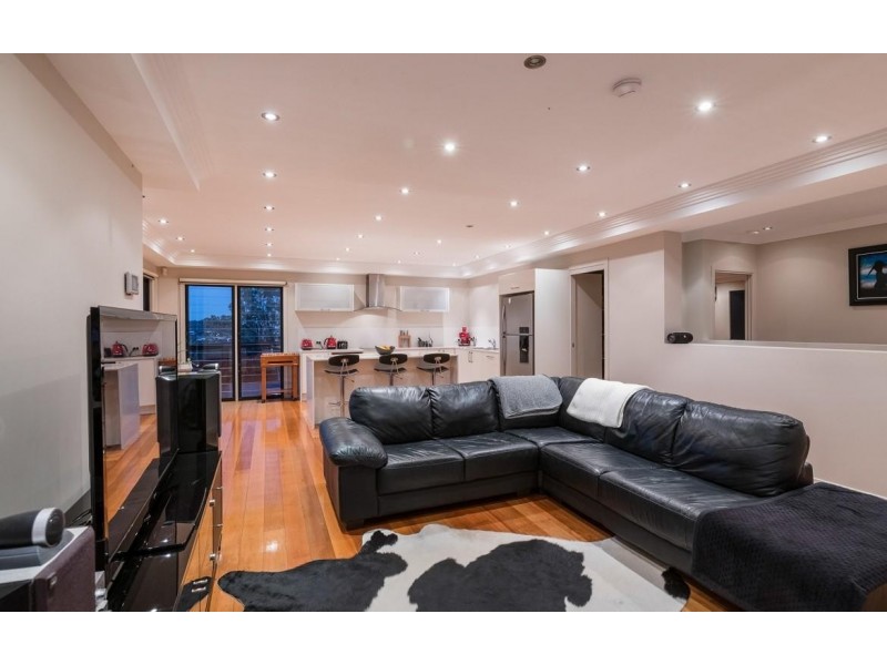 23 Castle Hill Street, Holland Park West QLD 4121