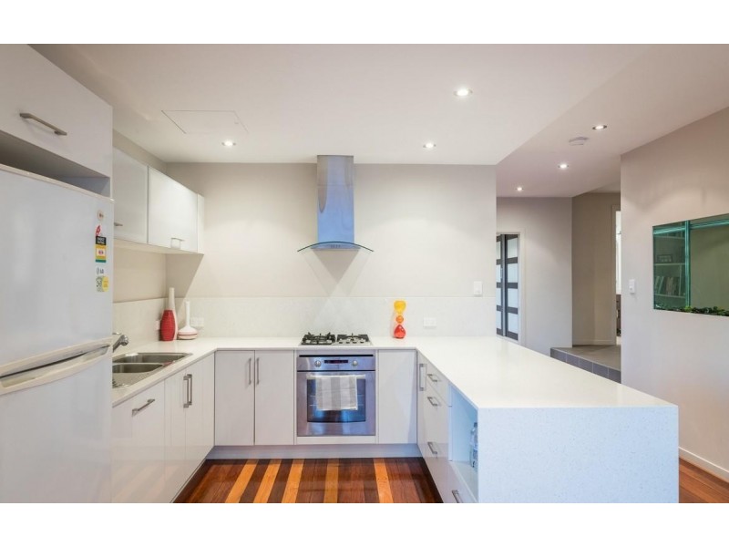 23 Castle Hill Street, Holland Park West QLD 4121