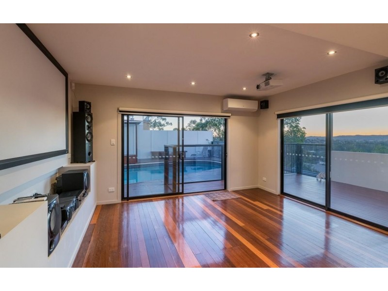 23 Castle Hill Street, Holland Park West QLD 4121