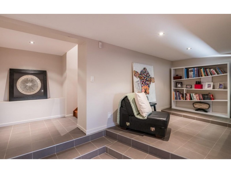 23 Castle Hill Street, Holland Park West QLD 4121