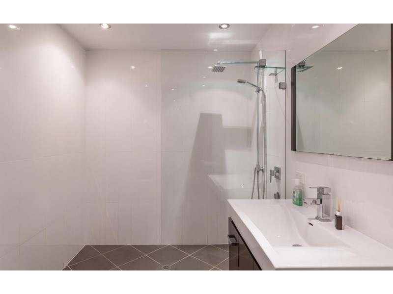 23 Castle Hill Street, Holland Park West QLD 4121