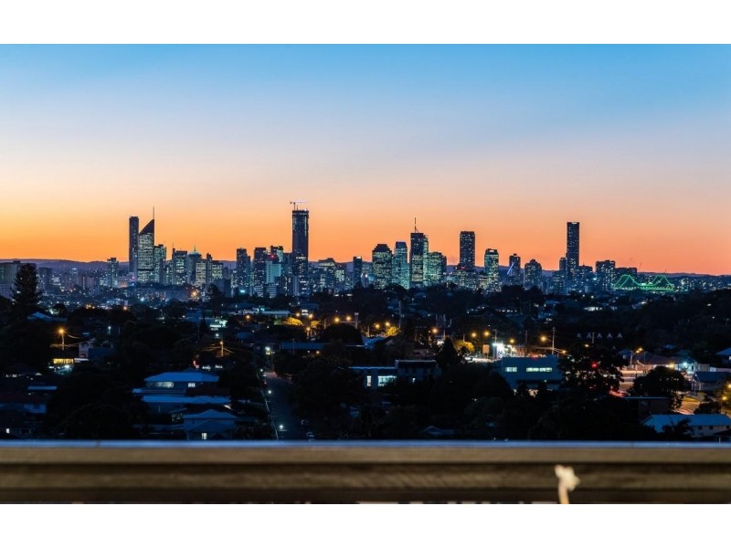 23 Castle Hill Street, Holland Park West QLD 4121