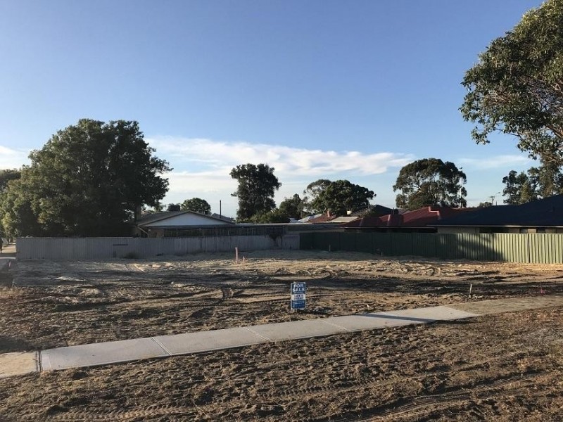 * 1 Medhurst Crescent, Nollamara WA 6061