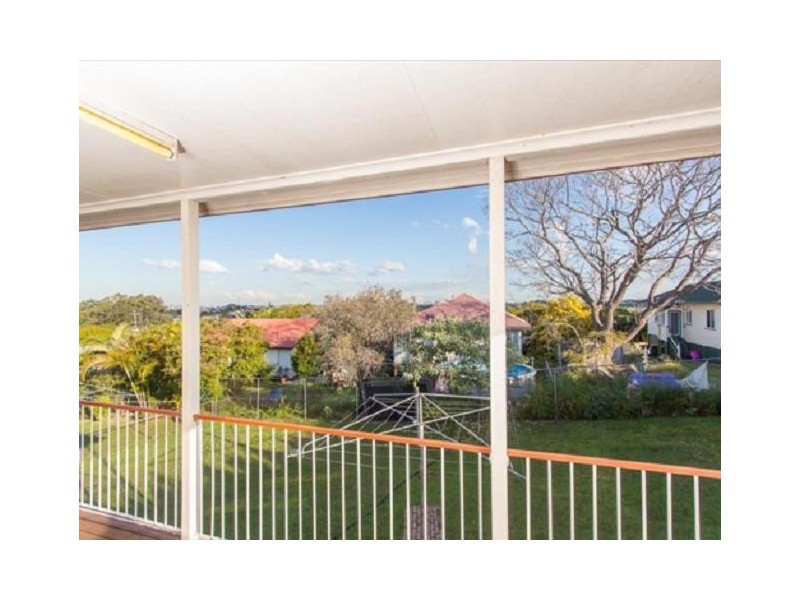 10 Winnam Street, Stafford QLD 4053