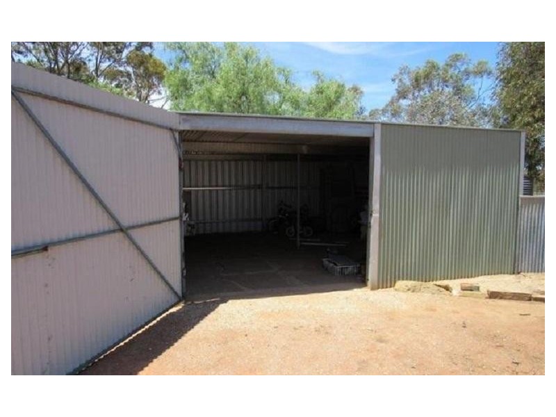 * Schoolhouse Road, Nackara SA 5440