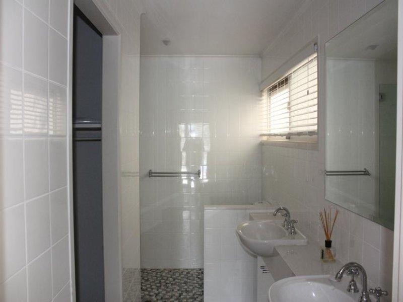 13 La Scala Court, Isle Of Capri QLD 4217