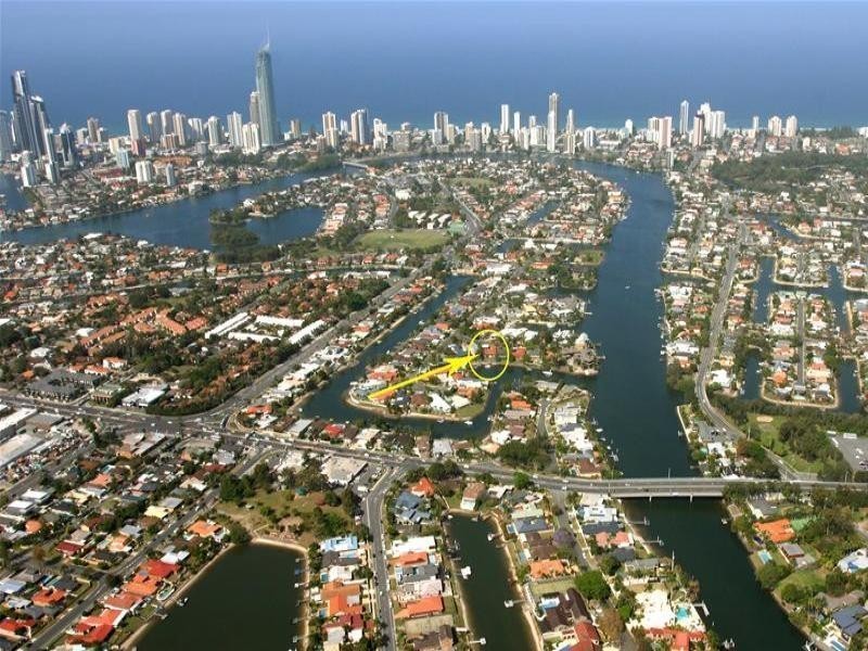 13 La Scala Court, Isle Of Capri QLD 4217