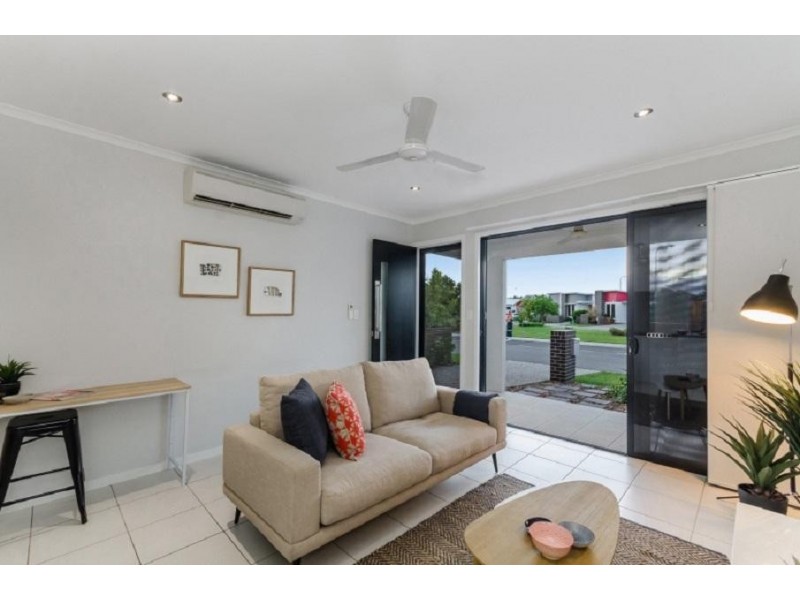 8 Mode Way, Burdell QLD 4818