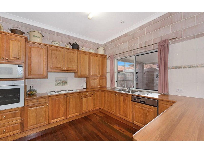 1 Margaret Close, Brighton QLD 4017