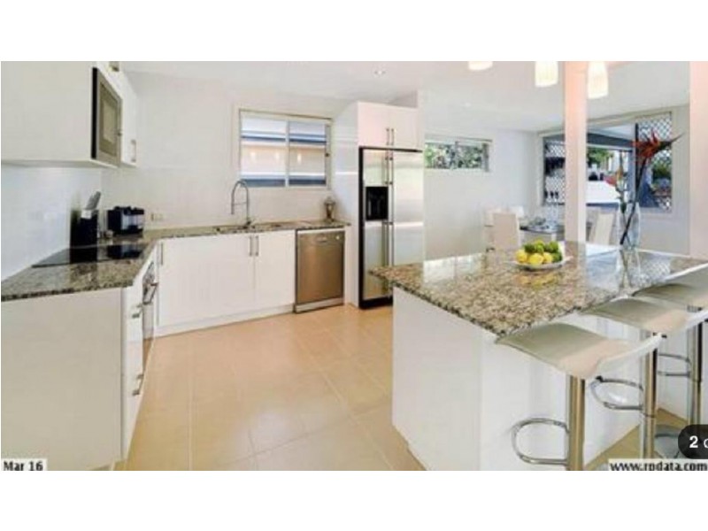 16 The Promenade, Isle Of Capri QLD 4217