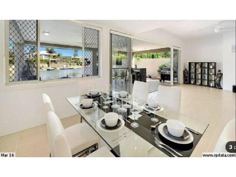 16 The Promenade, Isle Of Capri QLD 4217