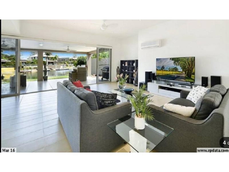 16 The Promenade, Isle Of Capri QLD 4217