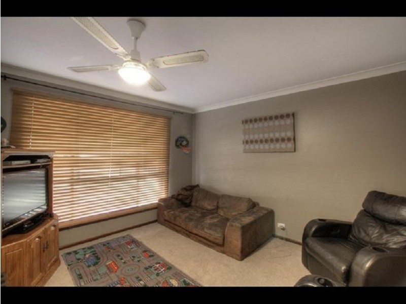 32 Mahonia Way, Forrestfield WA 6058