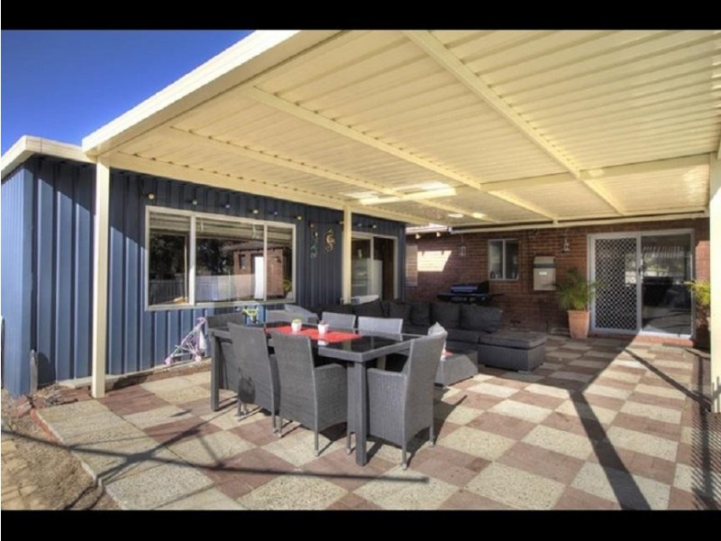 32 Mahonia Way, Forrestfield WA 6058