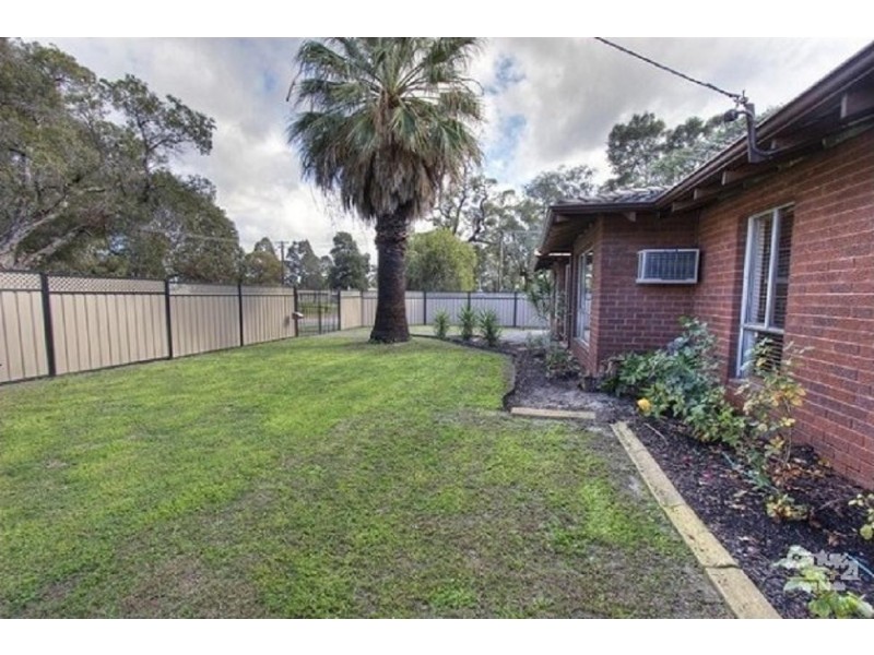 32 Mahonia Way, Forrestfield WA 6058