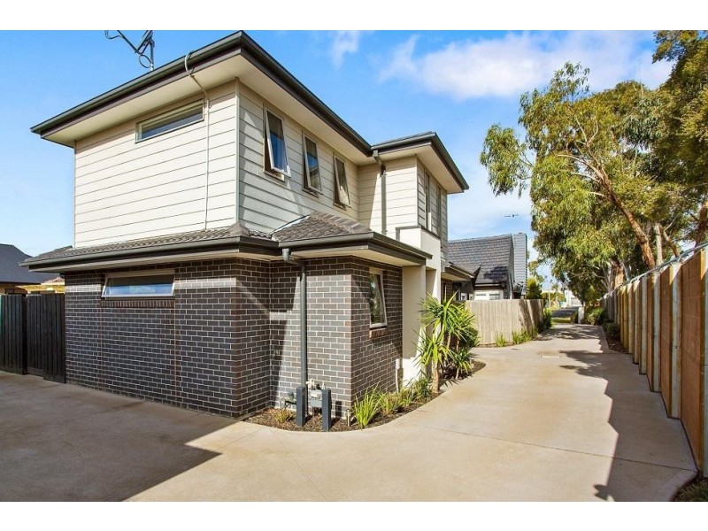 2/18 Viola Avenue, Brooklyn VIC 3012